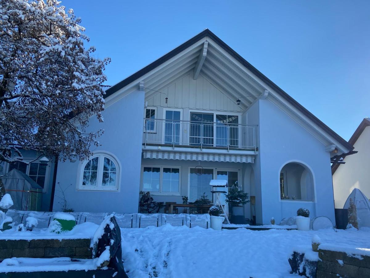 Blaue Haus - Ein Sommertraum Und Ein Wintermaerchen